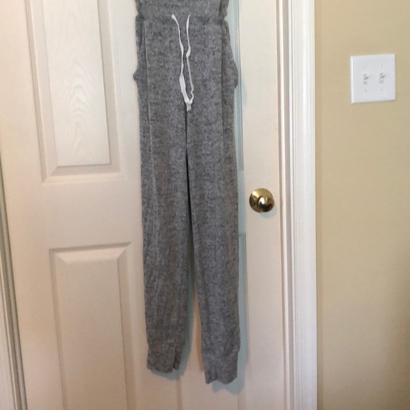 Jumper - Picture 2 of 2